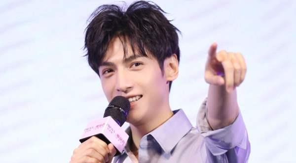 吃瓜娱乐圈八卦罗云熙,娱乐圈的瓜田,他的瓜香四溢